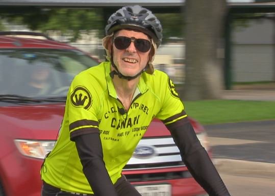 ScottGordonDFW's tweet photo. AT 10: Could you trade in your car for a bicycle for a year? Harry Crouse, 70, of Fort Worth is giving it a go. @FitFW @MayorBetsyPrice https://t.co/kVFts8NRDl