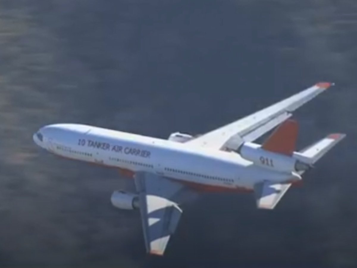 SACMobile11's tweet photo. #Tanker911 outbound #McClellan Runway 34 for #Bagor and #TheWAllFire Wheels up 18:50 local #potn https://t.co/F9Yc4oQo4m