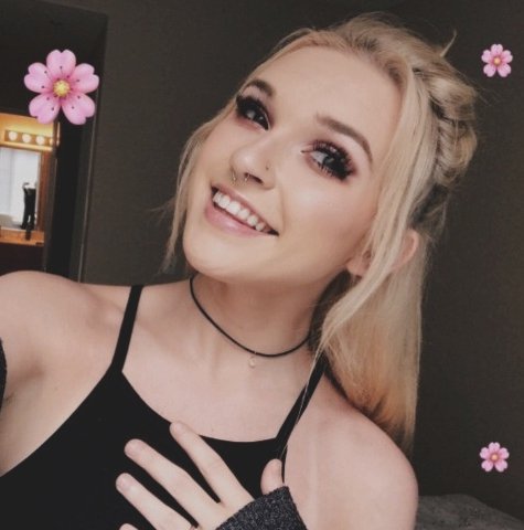 ancientbri's tweet photo. brianna/bri for short/single/nineteen/bisexual/goofy/loyal/likes food/can be sexual/message me to be friends https://t.co/JntoofwZCK