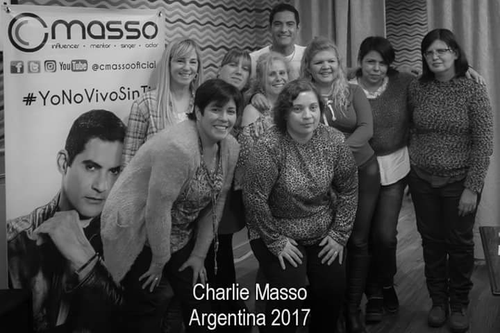 CharlieMassoArg's tweet photo. #3Junio2017
Meet &amp; Greet #BuenosAires
@CMassoOficial con las primeras en dar el SI....
#YoNoVivoSinTi 
#TeamMassoArg #Argentina https://t.co/Oe0HFEZE6X