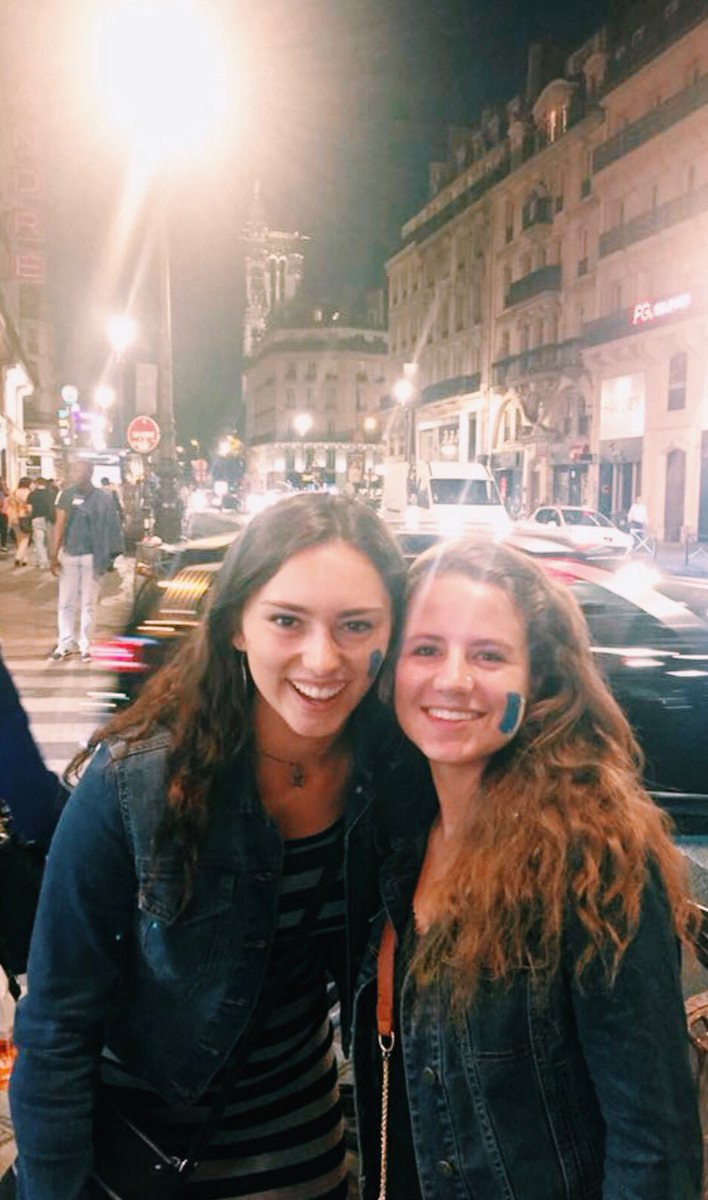 Caro_Fallon's tweet photo. This pic was taken one year ago today.  Happy birthday Nicole!  So thankful for our phone calls, your advice, and so many good memories. 💕🍊 https://t.co/IcaAdSTiqG