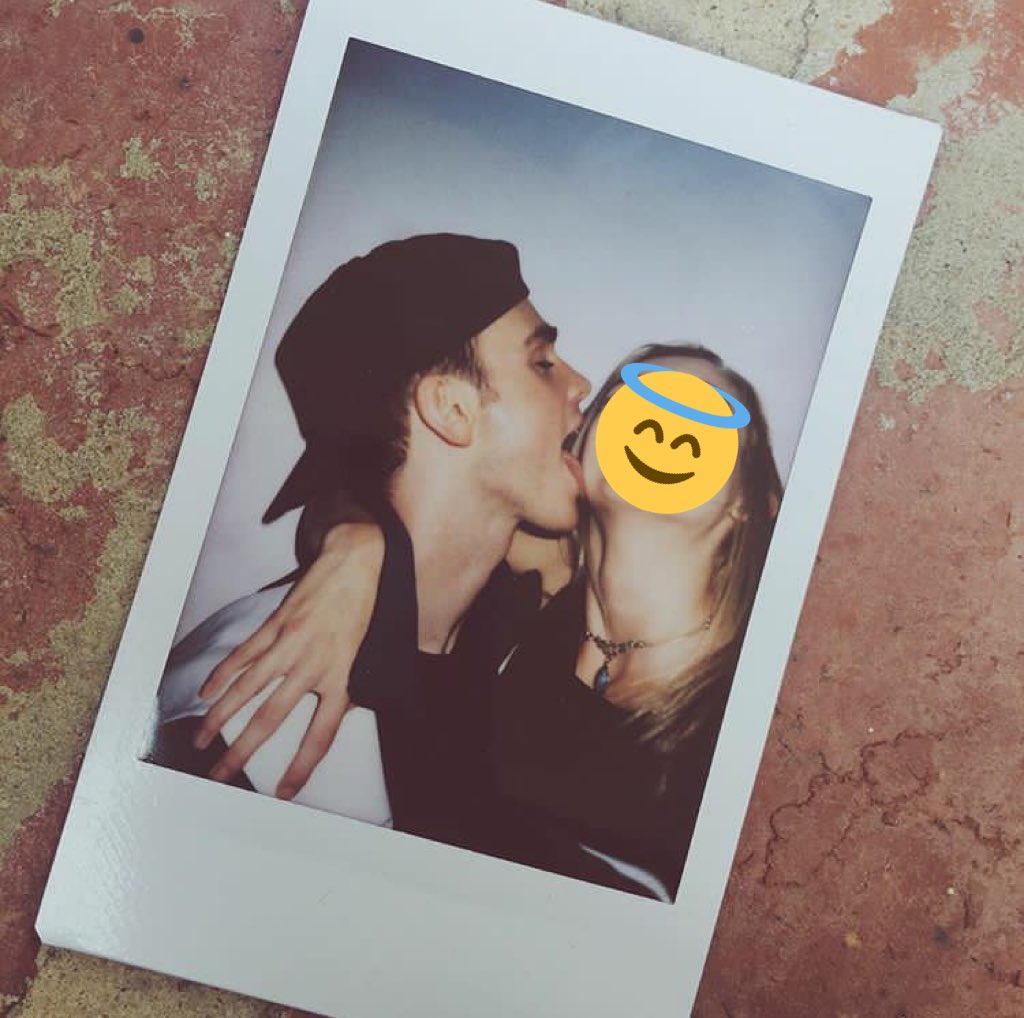 FTLUCA's tweet photo. party things ✨ do i ever open my eyes or put my tongue away ? https://t.co/A9vxVPoGvU