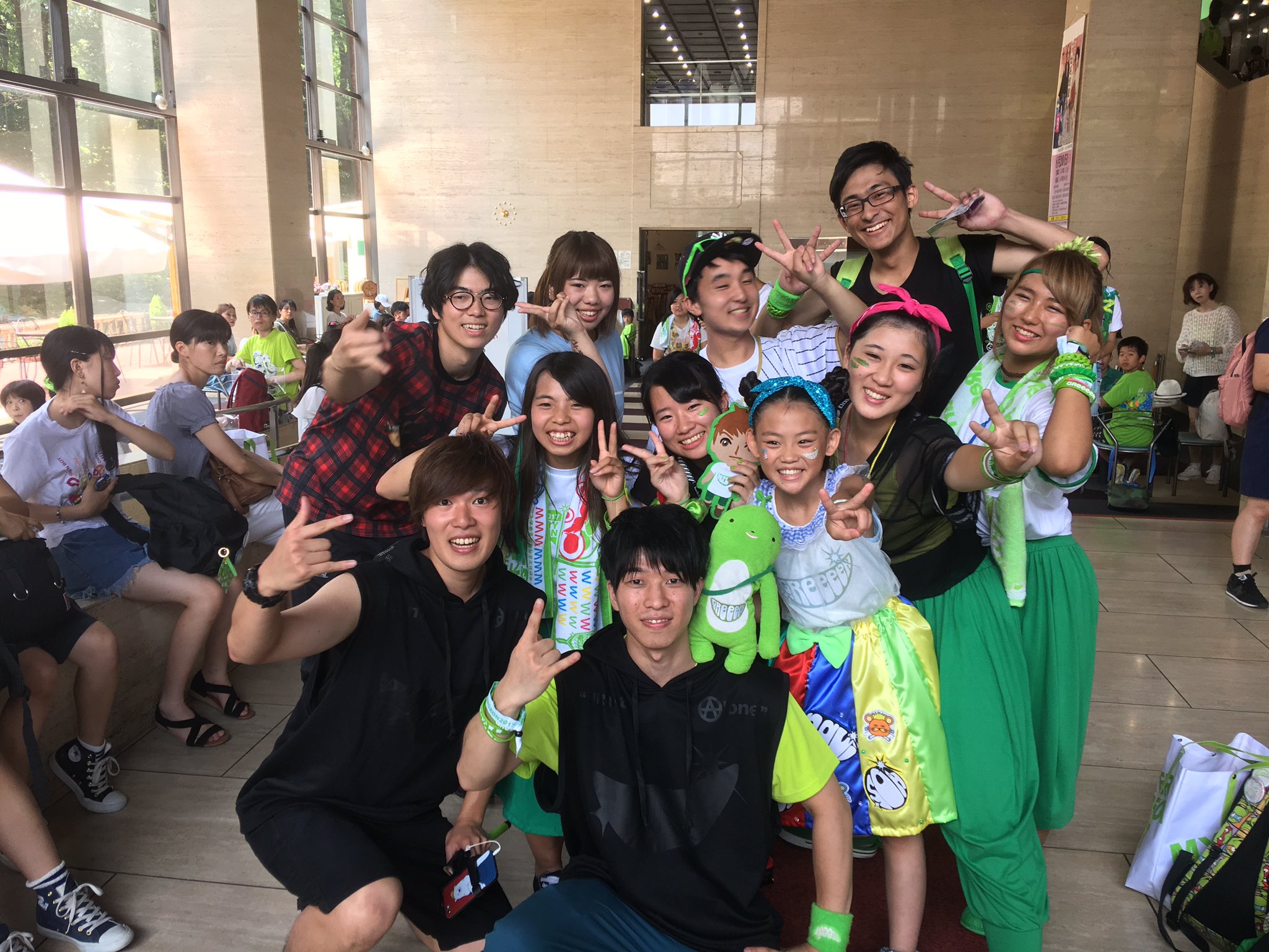 Greeeen 17live Tour グトテダン 本日は初日の戸田市文化会館fc優先ライブ グッズコーナー Fcブースなど盛りだくさん 会場は大盛り上がりです このあと12 30 Fcブース付近にてダンサブルがありますよ 是非ご参加下さい W Greeeen