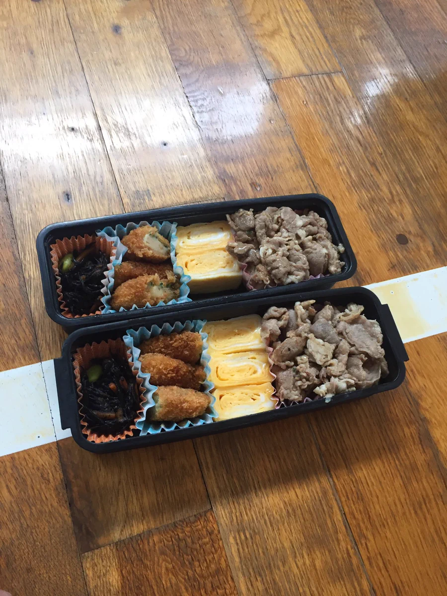 兄弟がいる人は注意ｗ兄がお弁当箱のおかずを2つ持ってきたら弟は2つとも白飯ｗｗｗ