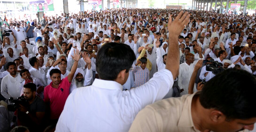 RahulBiroharInC's tweet photo. #Gurugram में बनने वाली #DefenceUniversity में साढ़े 3 साल में कोई काम नहीं किया गया
@DeependerSHooda
#kisanpanchayatJind https://t.co/AO5JTzRsEt