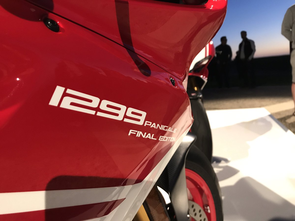 DucatiMotor's tweet image. When the end tells the whole story: 1299 Panigale R Final Edition #ducati