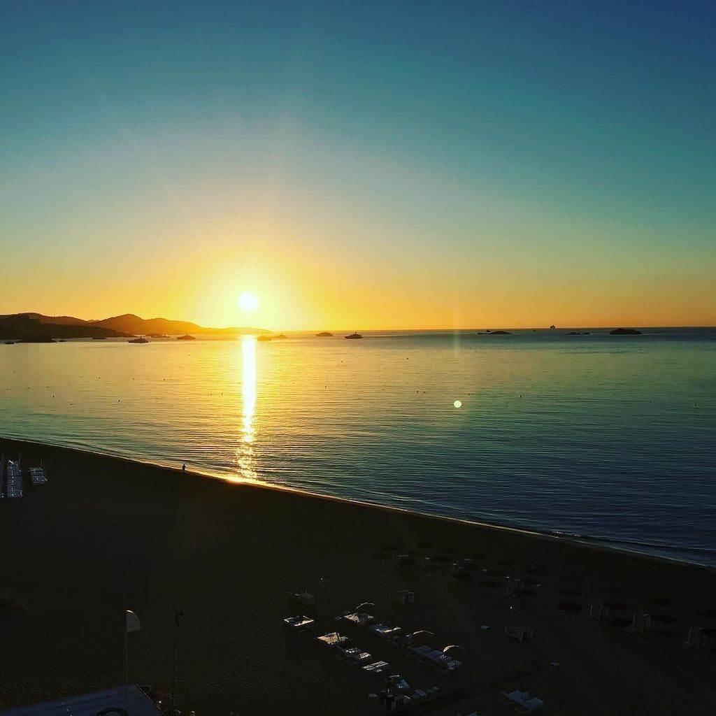 Razitron's tweet photo. A great day, but No place like home ☺️😀#fromnoobtomeh #hrhibiza #earlymorningA great day, but No place like home ☺️😀#fromnoobtomeh #hrhibiz… https://t.co/OrMKOJIjmK