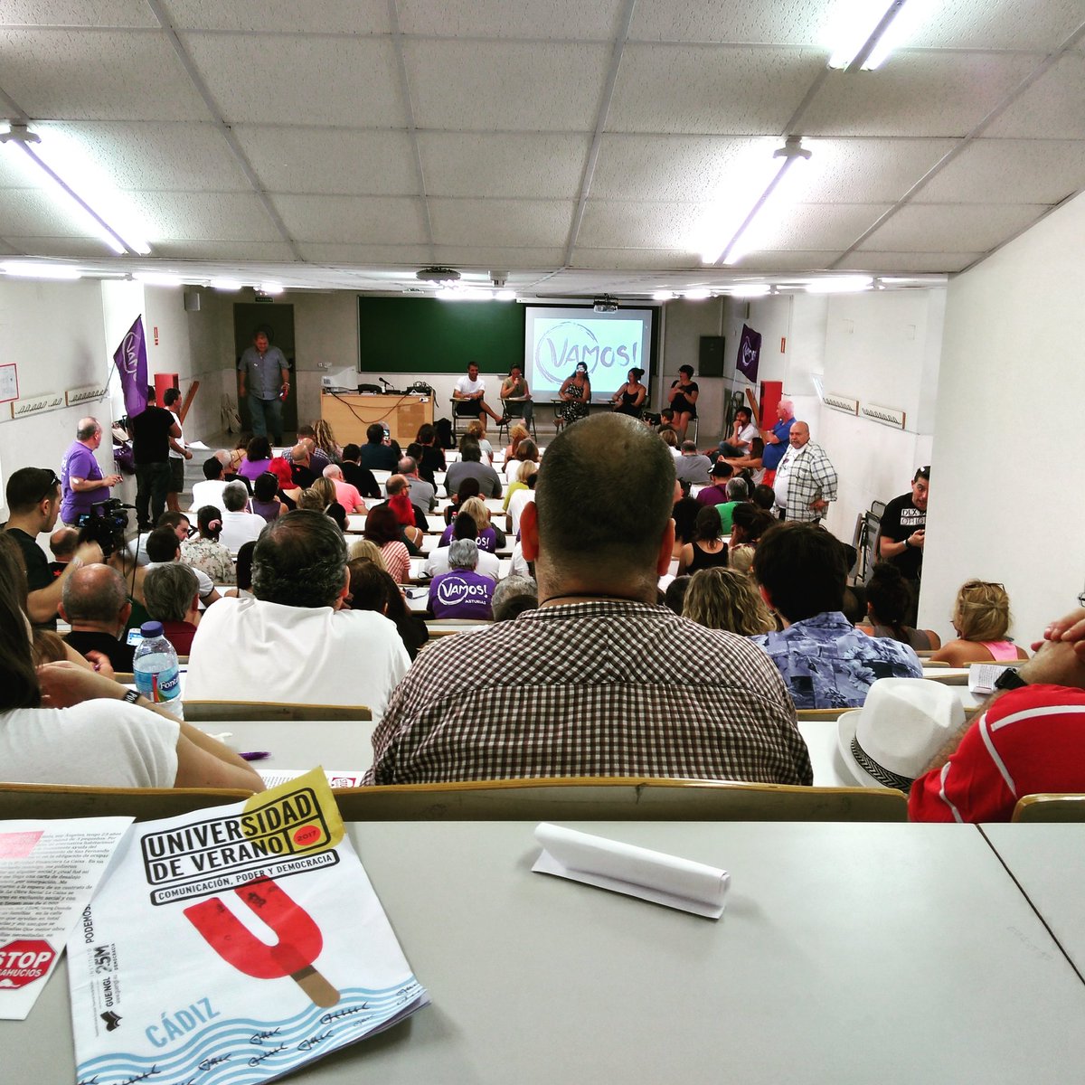 Tomas_Alberdi's tweet photo. Comenzando la IV Asamblea Estatal de @VamosOfic en la #UniDeVerano de @ahorapodemos https://t.co/oYa0c99ZHZ
