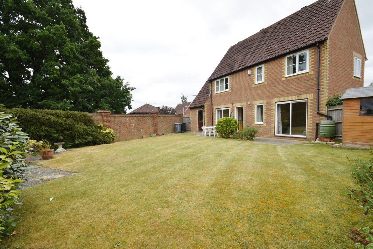 CavershamAgent's tweet photo. #ForSale: well presented 4 bedroom detached house, #Bugsbottom #CavershamHeights #property Guide Price £595,000
https://t.co/g9i6O5CuAx https://t.co/JK5g7sWLZ4