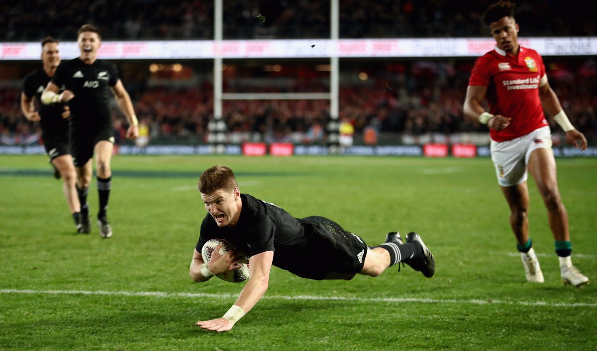 Congrats to Jordie Barrett on his first Test try tonight, and doesn't his brother love it! #NZLvBIL