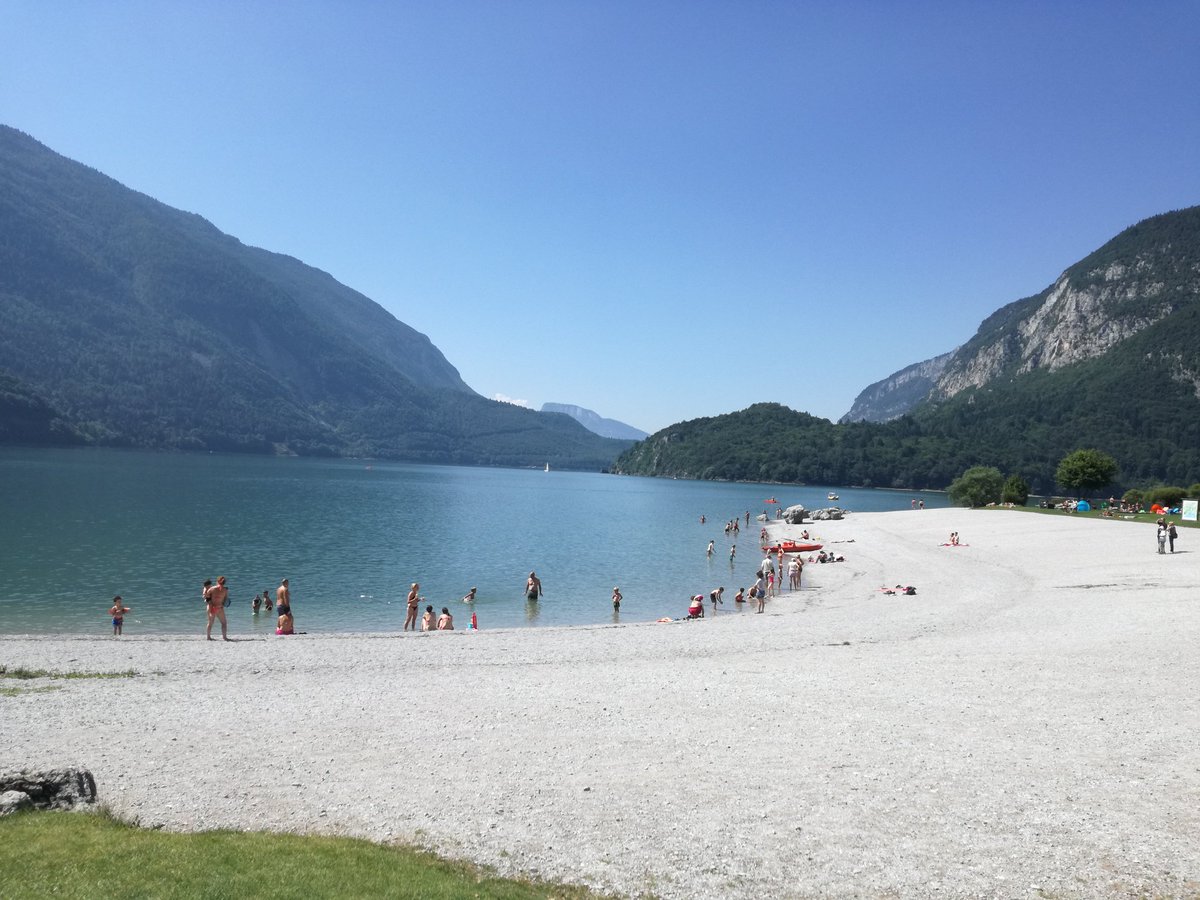 TravelFood2's tweet photo. Lago di #Molveno #TRENTINO 
@VisitTrentino @touristtrade https://t.co/dvEBO5qcqj