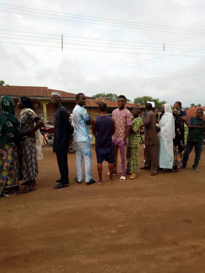 ApcOsun's tweet photo. There is large turn out of electorate at Awo, Egbedore, Local Government: @ogundamisi @AdabanijaQomaru @oluremitinubu @CKNNIGERIA https://t.co/NzDM0nMIYo