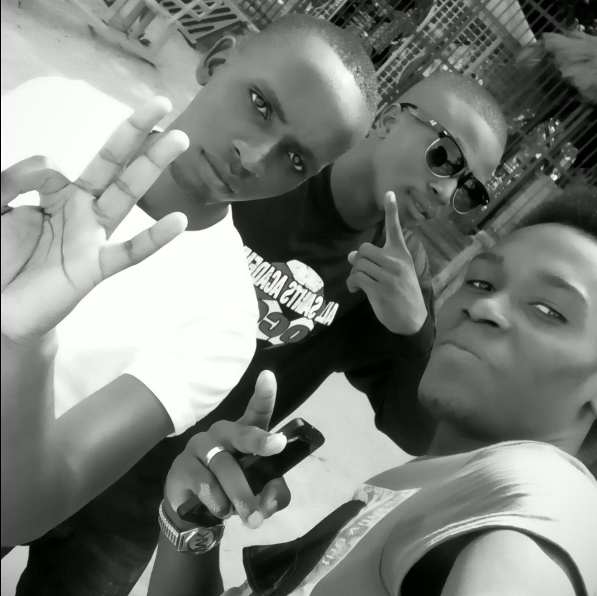 ExoMwesigwa's tweet photo. Hal palz
#kyendiba nga mpulira nga #bobiwine
With ma Gz Lord mayor @pryceTeeba,ma hommies @Dzee @Vexus @mickeysolow https://t.co/zOM63ynToG