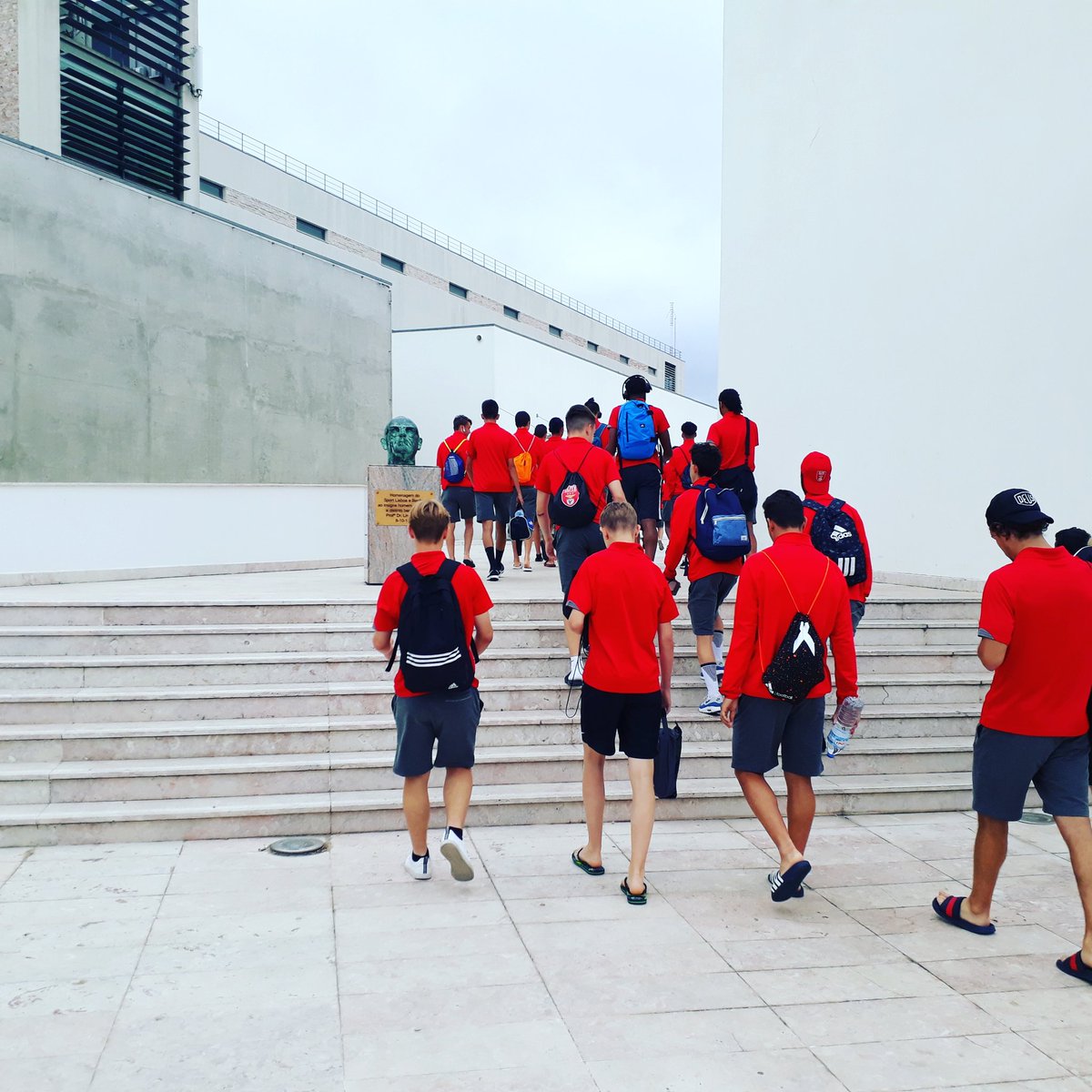 coerverleinster's tweet photo. Last day of the Benfica Elite Training Camps in Lisbon #coerverSLB #globalpartner #worldsno1 #adidas https://t.co/hPnTqKTIRg