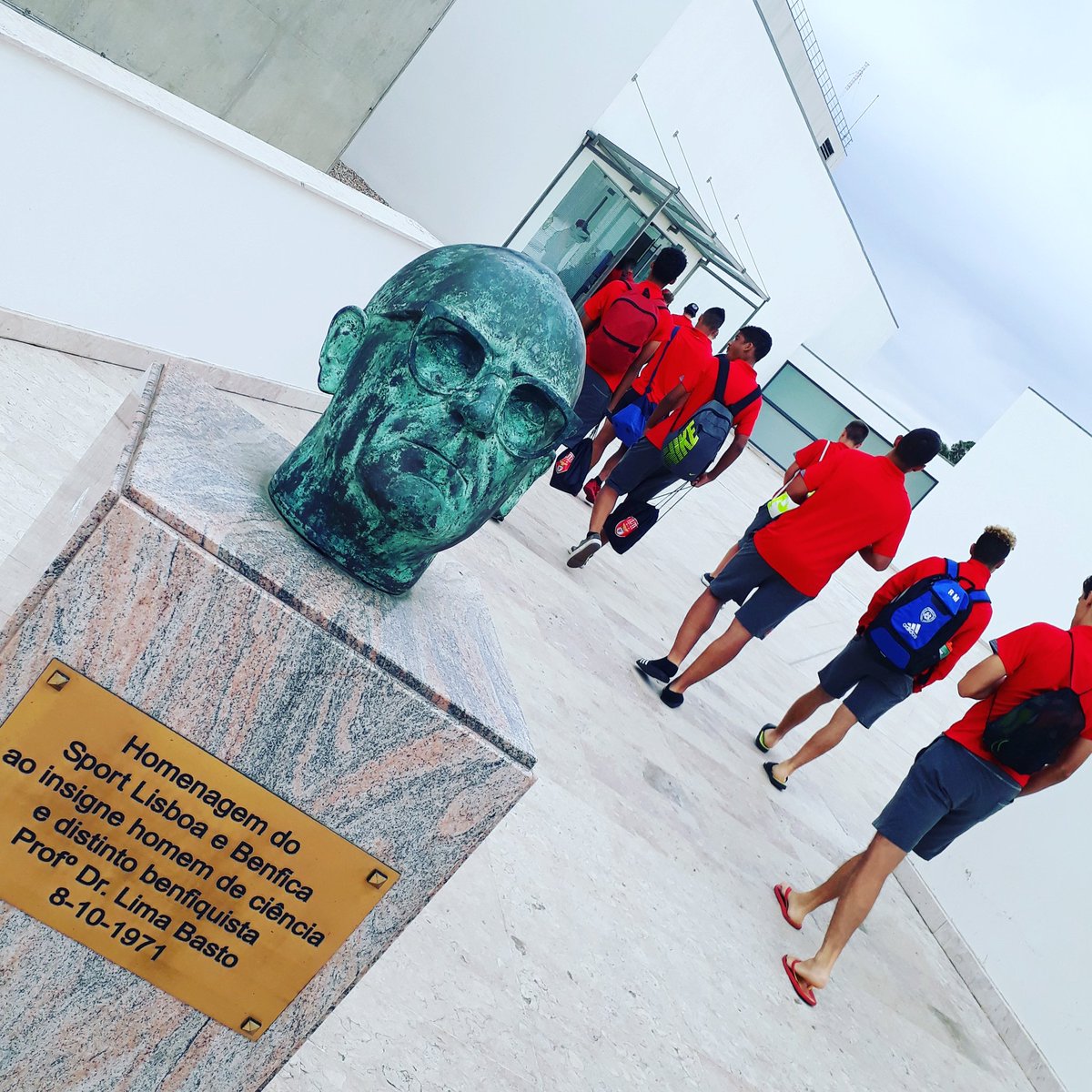 coerverleinster's tweet photo. Last day of the Benfica Elite Training Camps in Lisbon #coerverSLB #globalpartner #worldsno1 #adidas https://t.co/hPnTqKTIRg