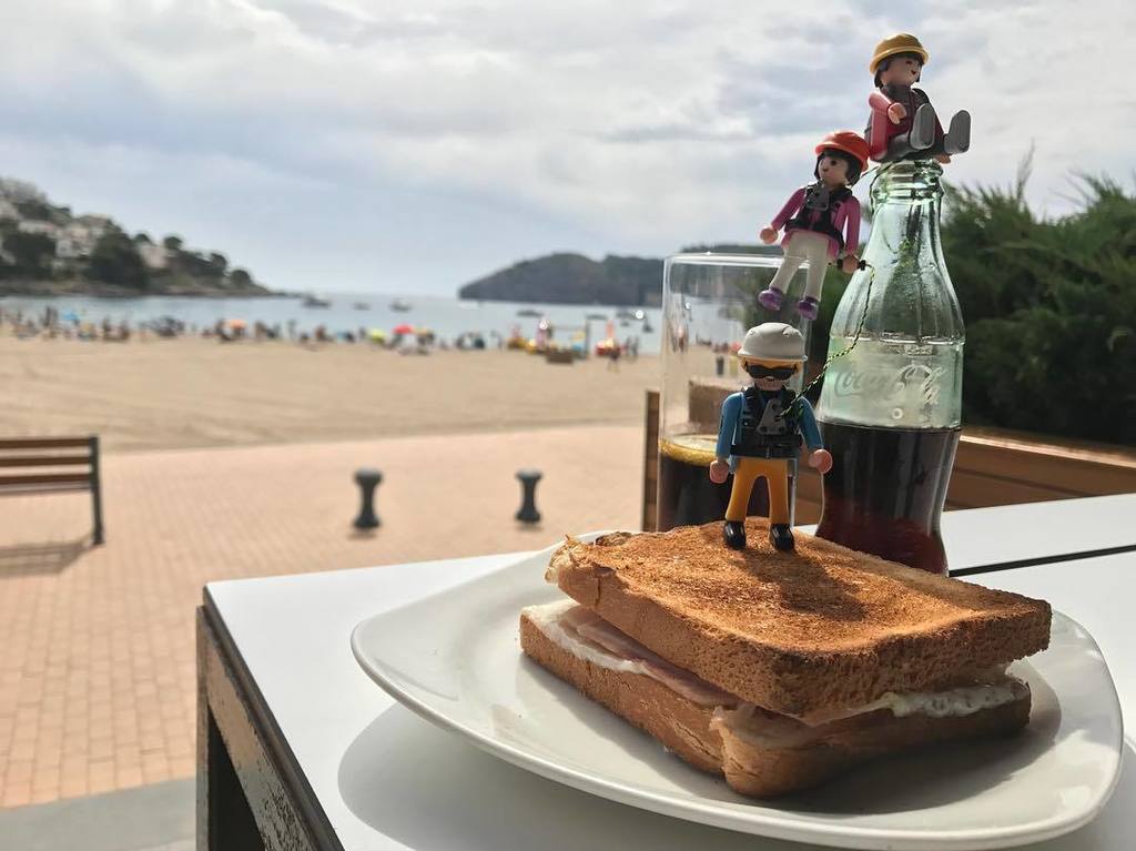 RoblesPerea's tweet image. Aquest any es porta el banyador, però jo sóc més de bikini 😜 #postrunning #breakfast  #climbingclics ift.tt/2tAtaKo