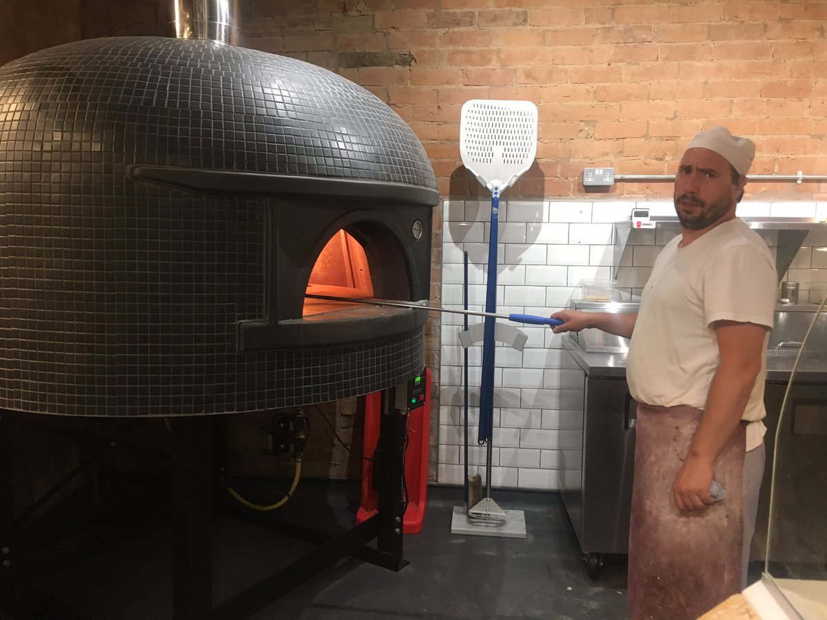 LittleDotArt's tweet photo. @Birtellis Best pizza EVER!! Life saver! 😍 And such lovely helpful friendly people! Thanks again #leamingtonspa #pizzafriday #Lifesaver https://t.co/XZ1KyjiN5u