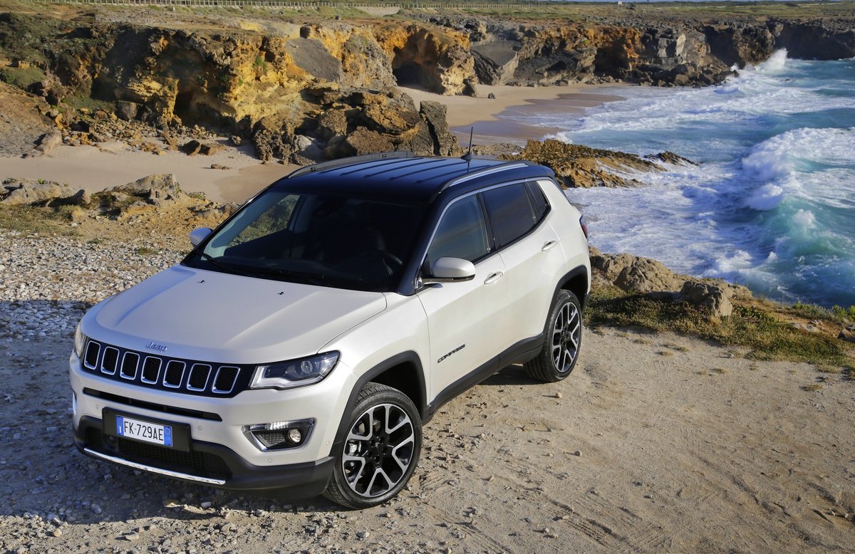 auto_app's tweet photo. Prezzi e dotazioni di serie della nuova #JeepCompass #Business li trovate qui --> https://t.co/Wefjwo8RgT #CompassDays https://t.co/aVqZ2P5jrr