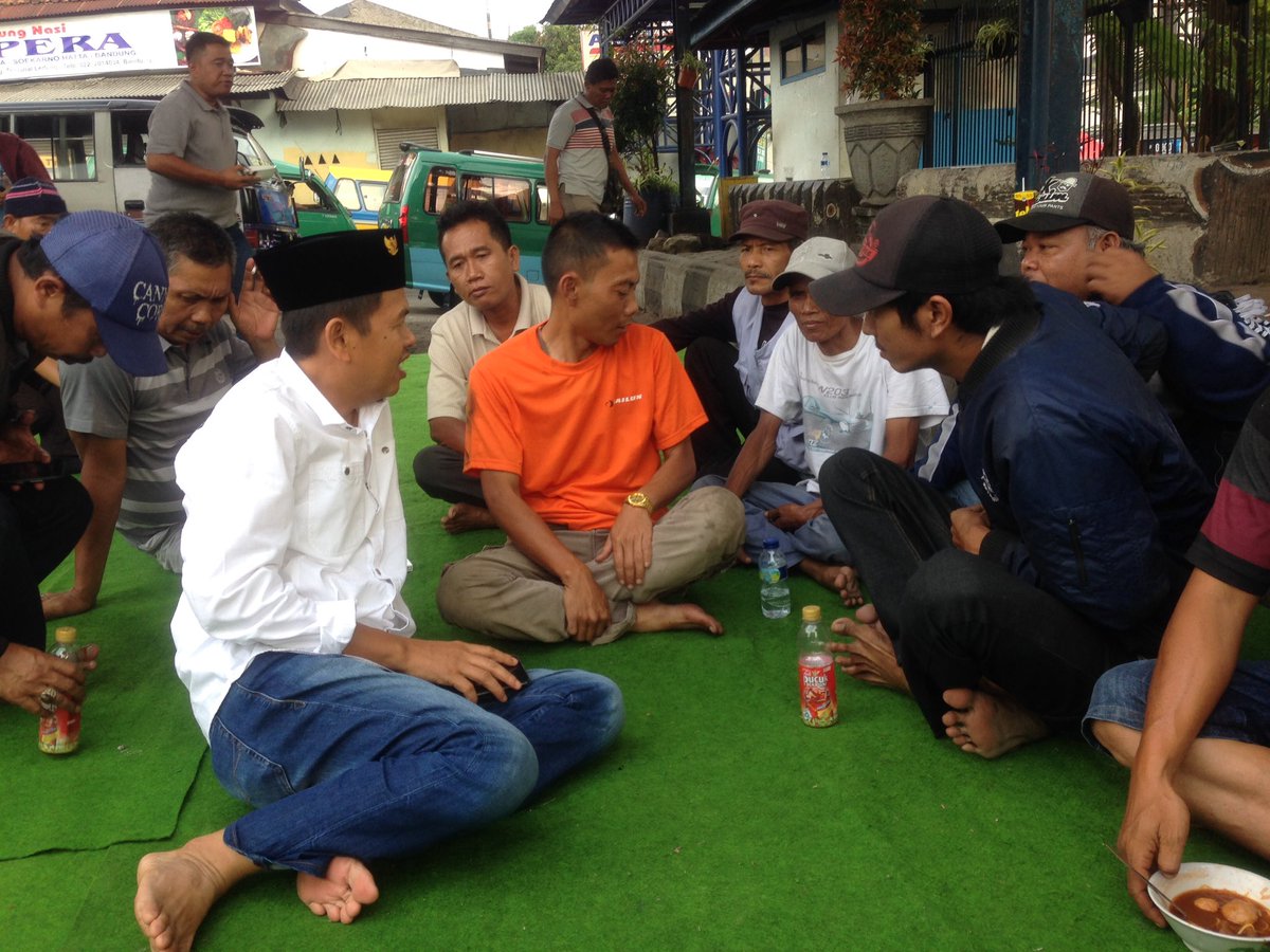 Semoga tmn tmn komunitas sopir angkot bisa menemukan solusi dari permasalahanya.