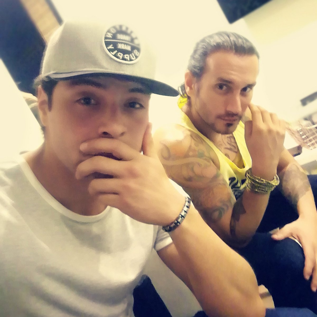 yosoyduran's tweet photo. Ante todo la familia!!! Mi hermanito de otra sangre @andrestorres00 
•
•
#respect #familia #family #actor #music #colombia #palante https://t.co/s8p3U7Tsao