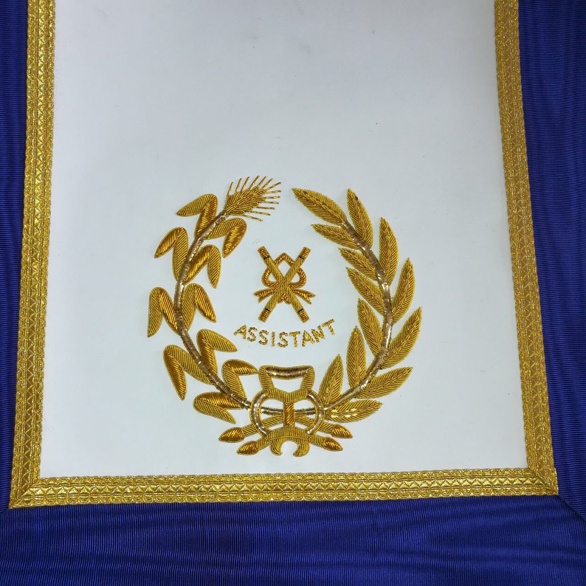 AcaciaRegalia's tweet photo. Adding finishing touches to a new PAGDC craft apron. @UGLE_GrandLodge @DGLSA_North300 @DglsaCd @Wits_Lodge @LyceumLodge8682 @HillbrowLodge https://t.co/fNJffKaylj