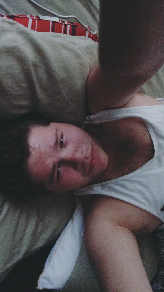 simbathehimbo's tweet photo. Obsesión con fotos en la cama. #mx #Mexico #MexicanBoy #LGBT #gayboy #GayMexico #bodyvsface #loveislove #buscandoamor #hashtag https://t.co/YkWNNc1G3W