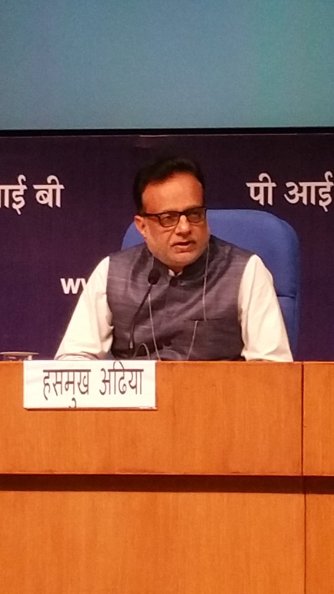 DG_PIB's tweet image. Images from #GSTMasterClasses 3 by Revenue Secy @adhia03 at #NationalMediaCentre