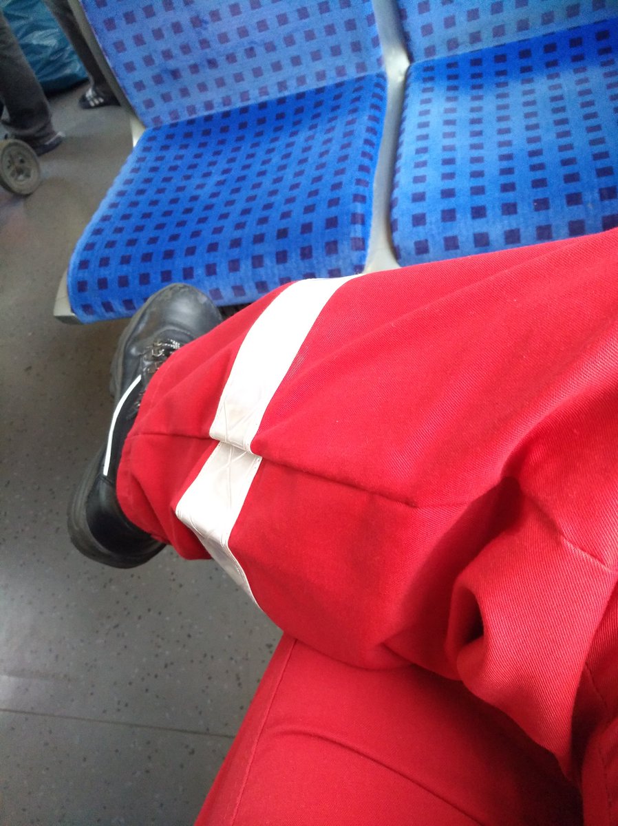 frl_anni's tweet photo. Auf zum Ehrenamt #RotesKreuz #FlyIn2017 #Flugwerft #Schleißheim https://t.co/VcuwQiTJ46