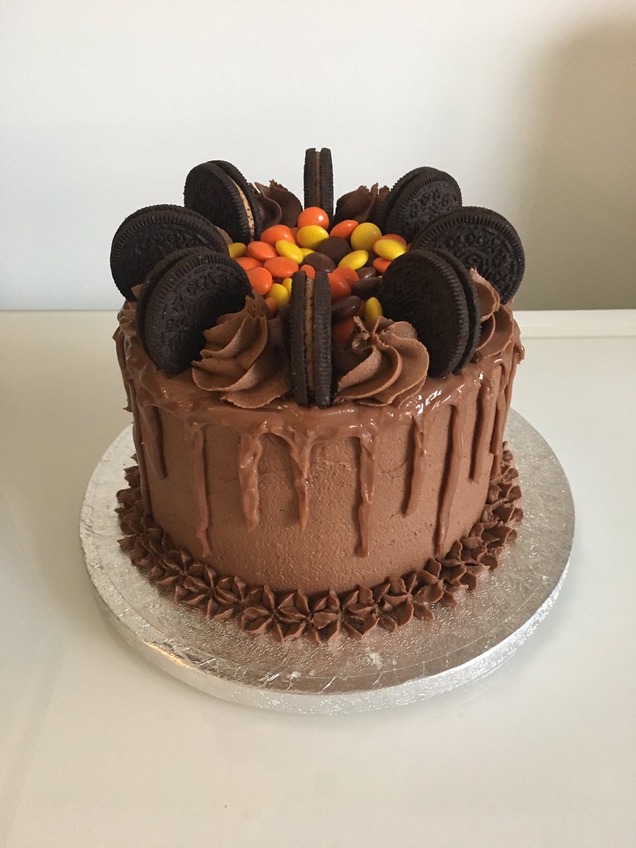 CakeByDominique's tweet photo. This weeks cakes 😋 #StocktonHeath #Warrington #CakesToOrder #Homemade https://t.co/1kn2VIG2p9