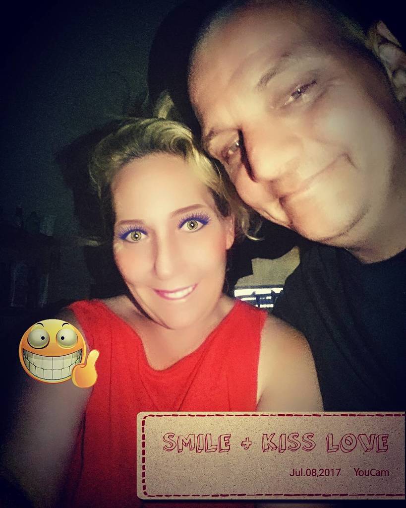 allsweetness13's tweet image. #melindarob #witthemanilove #me #him #us #picsart #youcam #kiss #hug #love #peace #happiness #oneday #atatime ift.tt/2tX1jXf