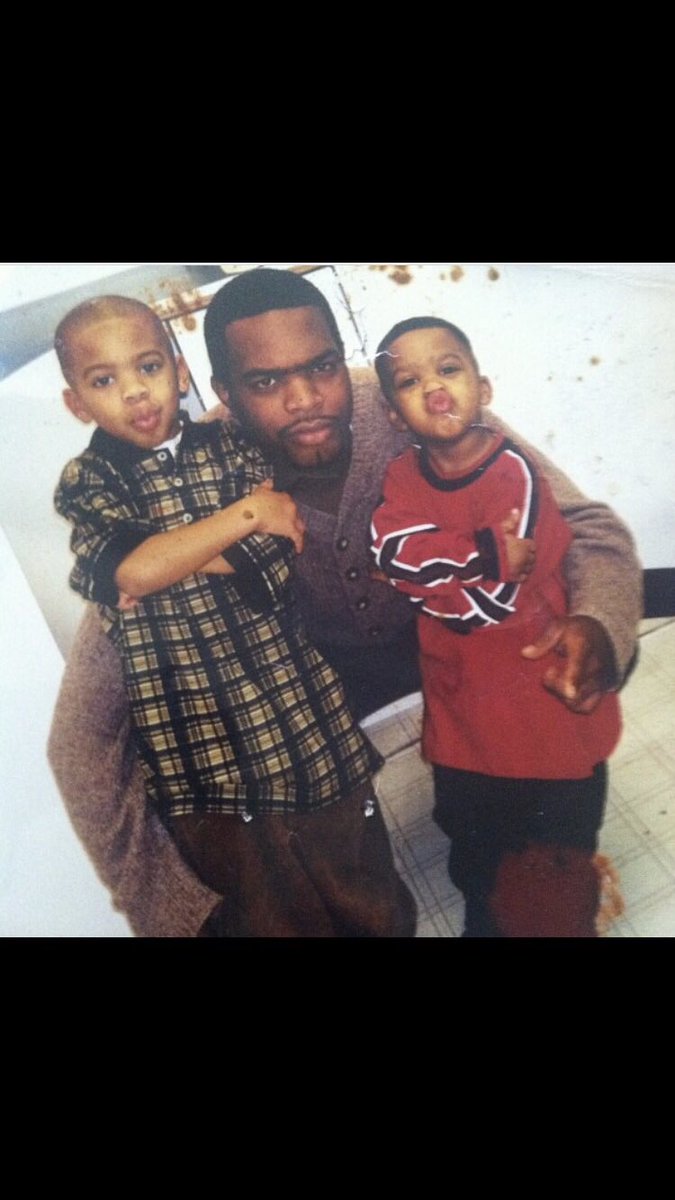 Oglafamila's tweet photo. Happy fucken birthday to my brother, the goat, and my OG!! I love you cuz #freezai https://t.co/InefCWWOtR