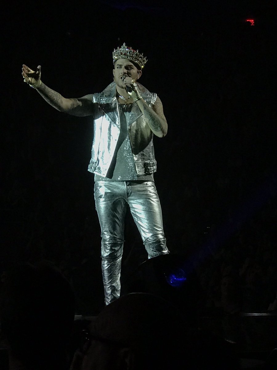 Michell89825444's tweet photo. @adamlambert @QueenWillRock  Here are a few  fave photos from Edmonton.  Thank you for the amazing show!  Until next time....🎸🥁🎤🎟 https://t.co/qWF2OTm3bt