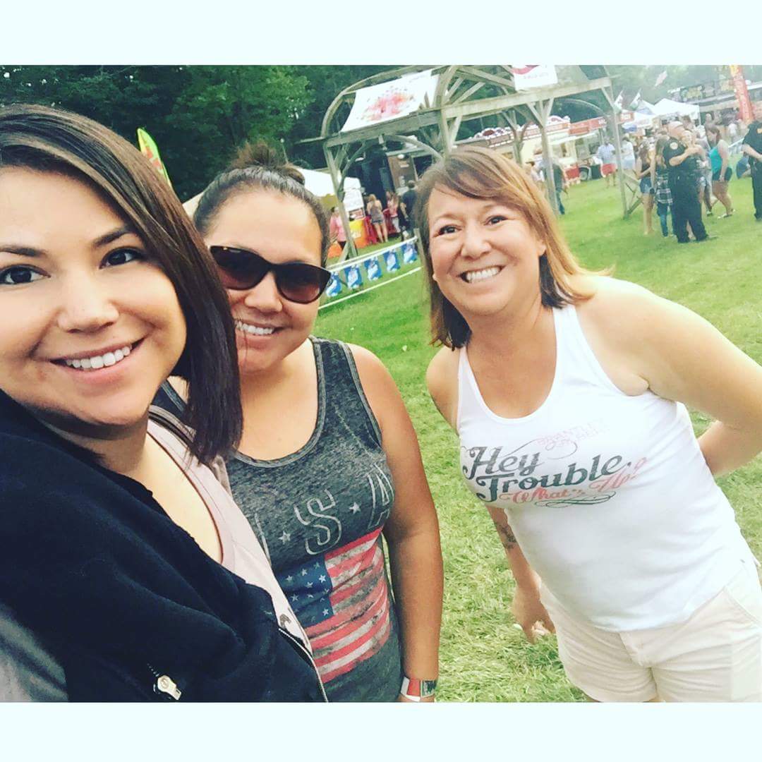 justinek226's tweet photo. #BreakUpWithHim #NoSuchThingAsABrokenHeart
#BeautifulNightWithBeautifulCompany
#MakingMemories 
 @OldDominion @JITV_17 @Mollz_Nephew https://t.co/EUExz2YX7Z