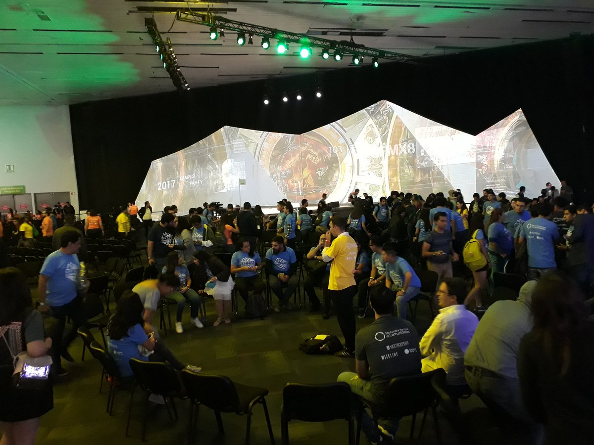 Meetroopers's tweet photo. Ya se pusieron las reglas y ahora a compartir. #CumbreMeetroopers #CoCreaton #CPMX8 https://t.co/DvvmzpEfnz