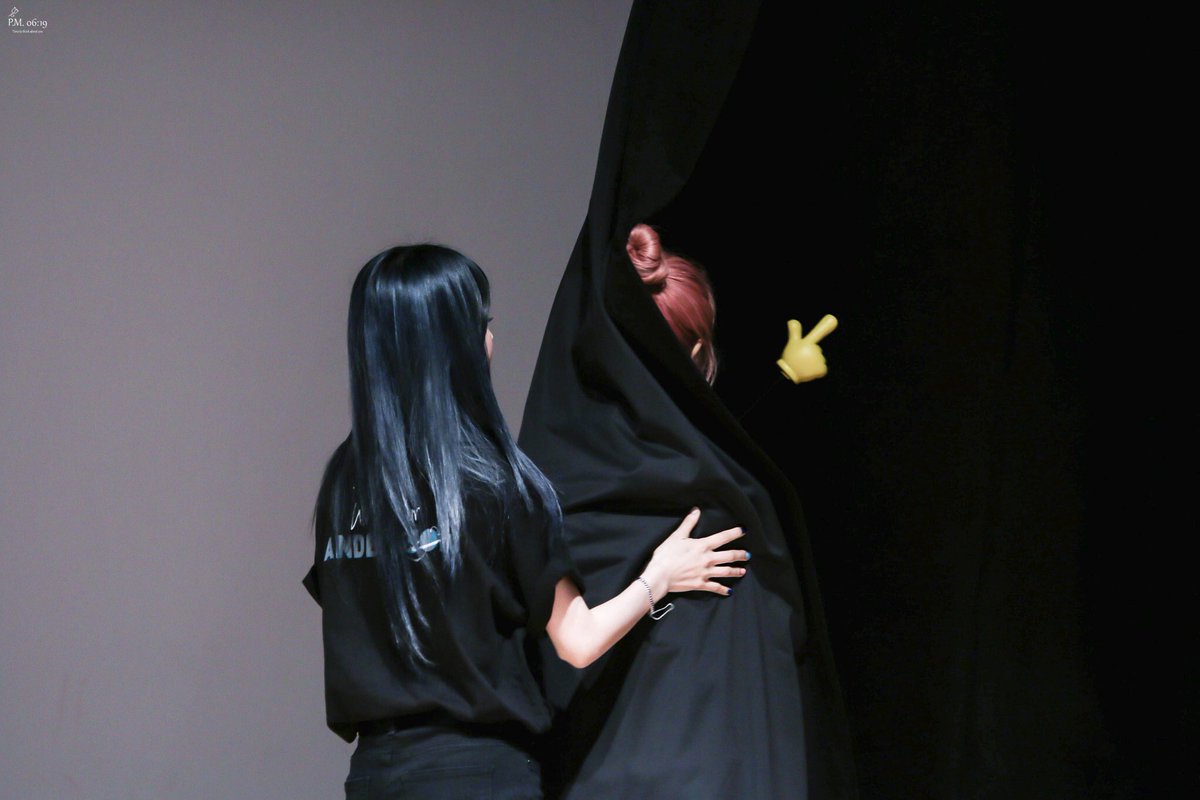 mtnp_mbyull's tweet photo. จะมีสักวันที่บยอลไม่แกล้งพี่เค้ามั้ยคะ😂😂😂 #moonsun https://t.co/gaBGZmxG2w