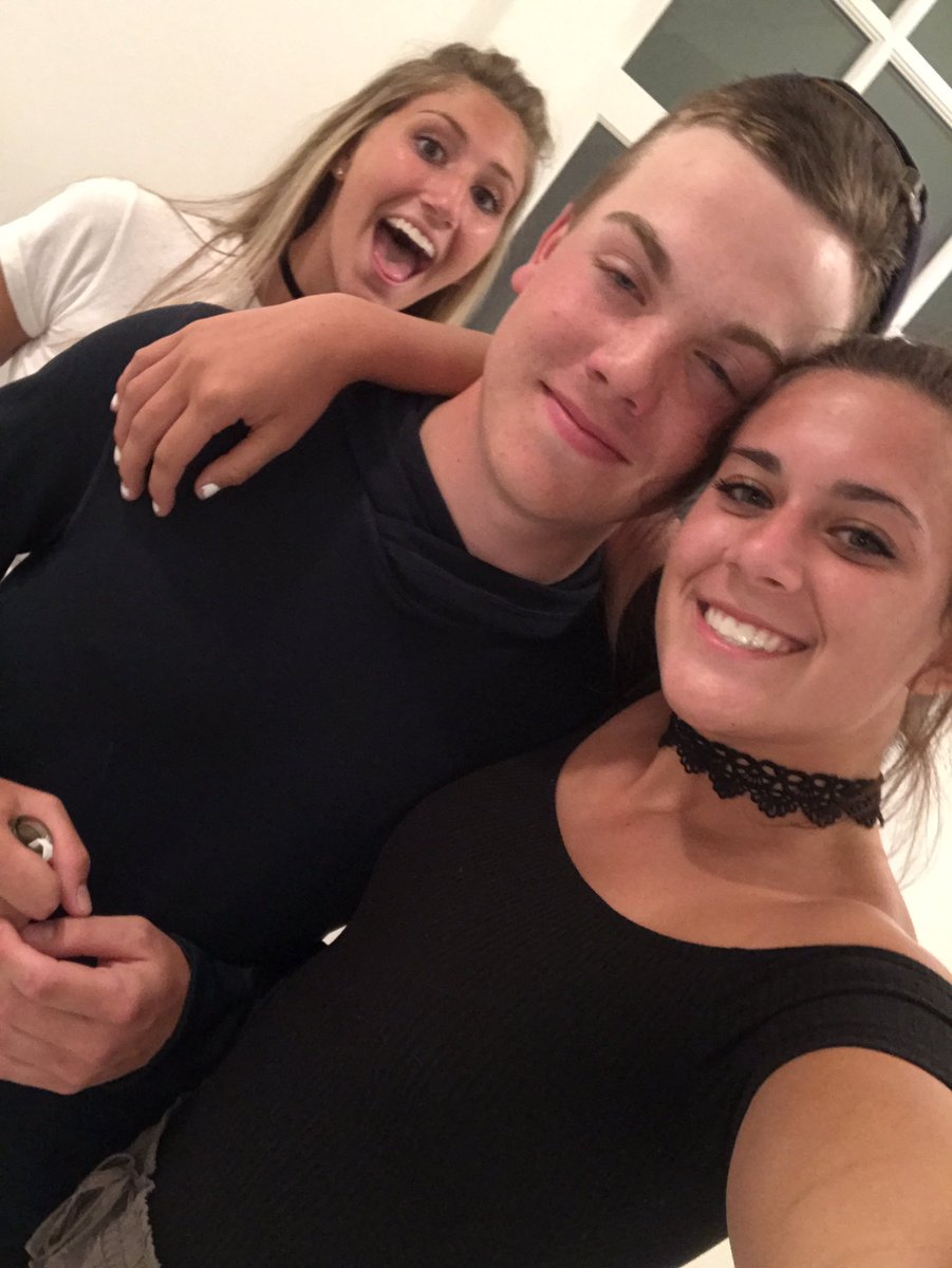Alli_Capeti's tweet photo. Happy birthday pat💕💕 https://t.co/m9bJ2clEdB