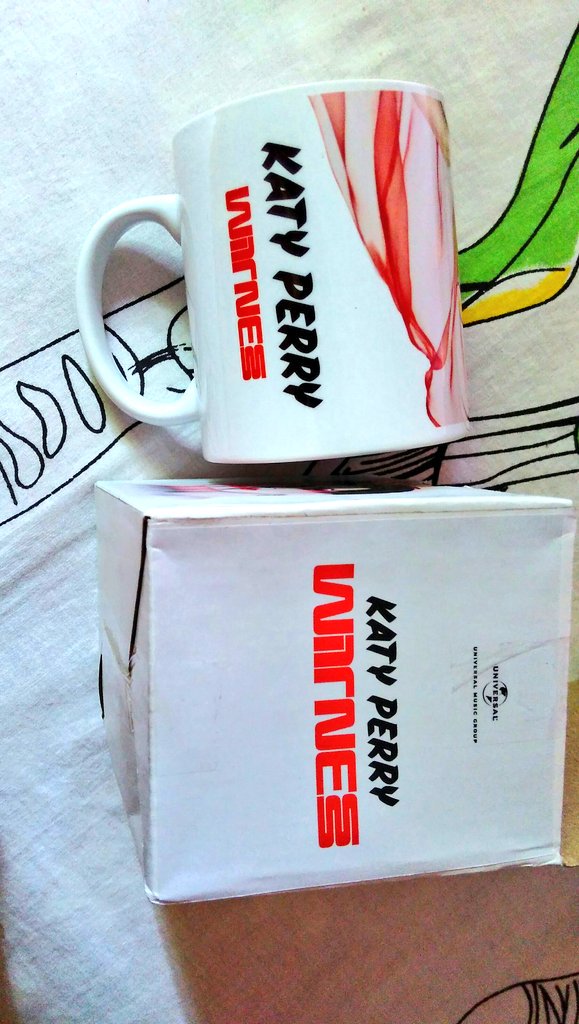 Miss_Moody7's tweet photo. #WitnessKatyPerry
Thank you soo much team @UMusicIndia for this amazing merchandise of @katyperry.
I just loved it.
#KatyPerry https://t.co/yREvhSNDN8