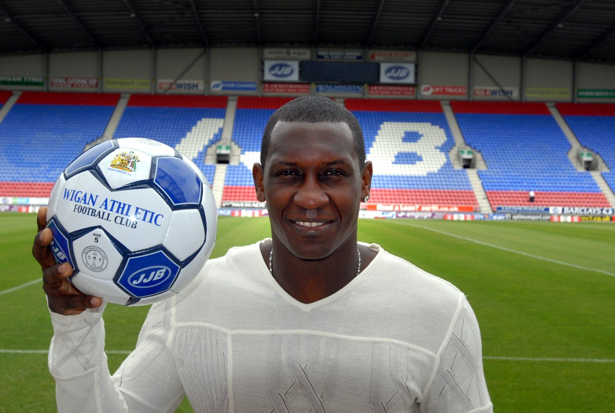 LaticsOfficial's tweet photo. 🗓 ON THIS DAY

1️⃣1️⃣ years ago

✍️ @EmileHeskeyUK signed for Latics!

⚽️ What's your favourite memory of the big man?

#wafc https://t.co/pXW1jGq1Fn