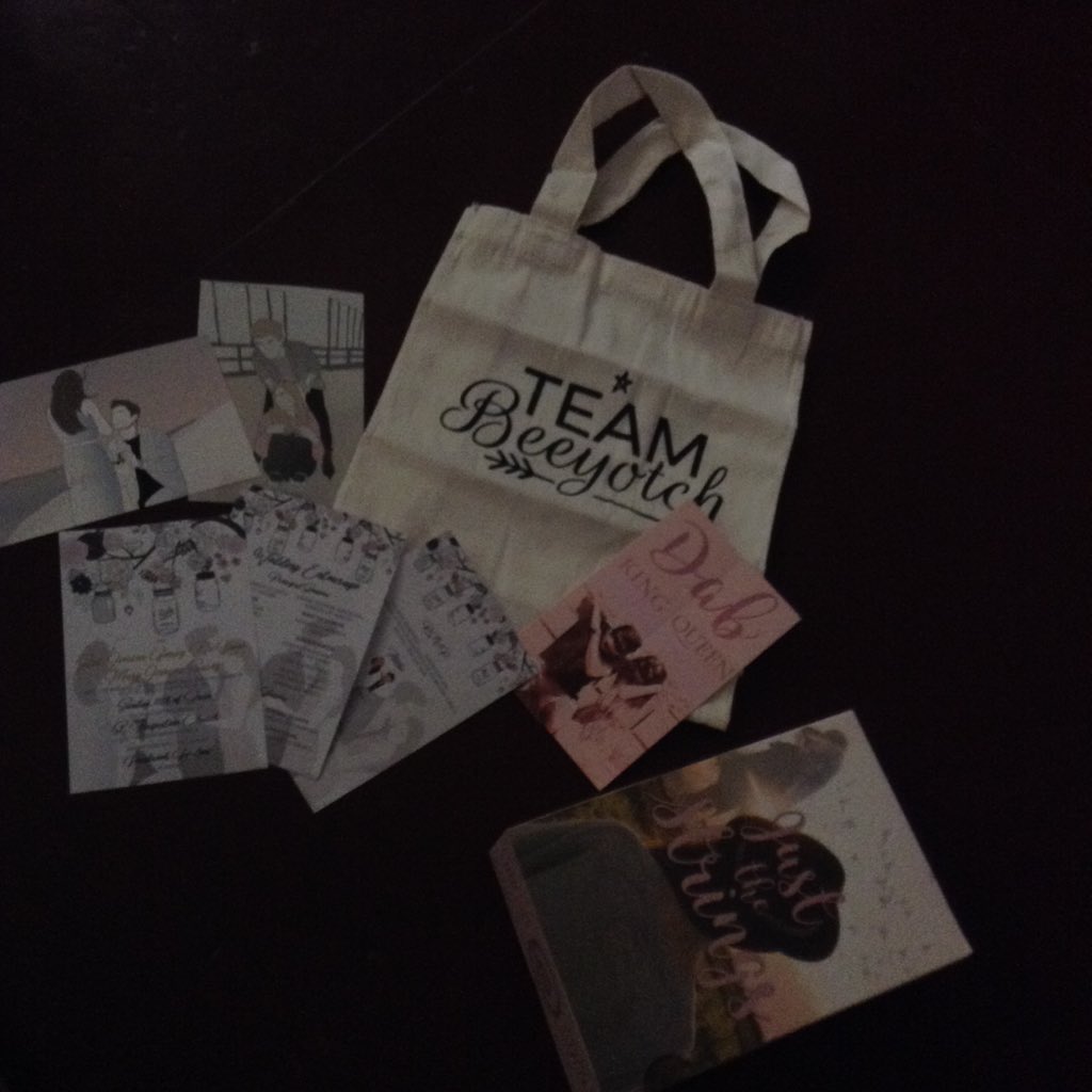 mermerxxi's tweet photo. So shookt dahil nanonood ako ng CHFIL tas may biglang "Fernandez" biglang takbo kaagad ako palabas (Sorry Deej). #JTSBundle @beeyotchWP https://t.co/qPcI0rUcG4