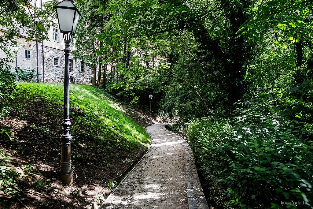 lice_grada's tweet image. Danas ćemo prošetati Dubravkinim putem 😊 Link goo.gl/gazfz1 💻🌍 #Zagreb #DubravkinPut #LiceGrada #Park #Priroda #Tuskanac