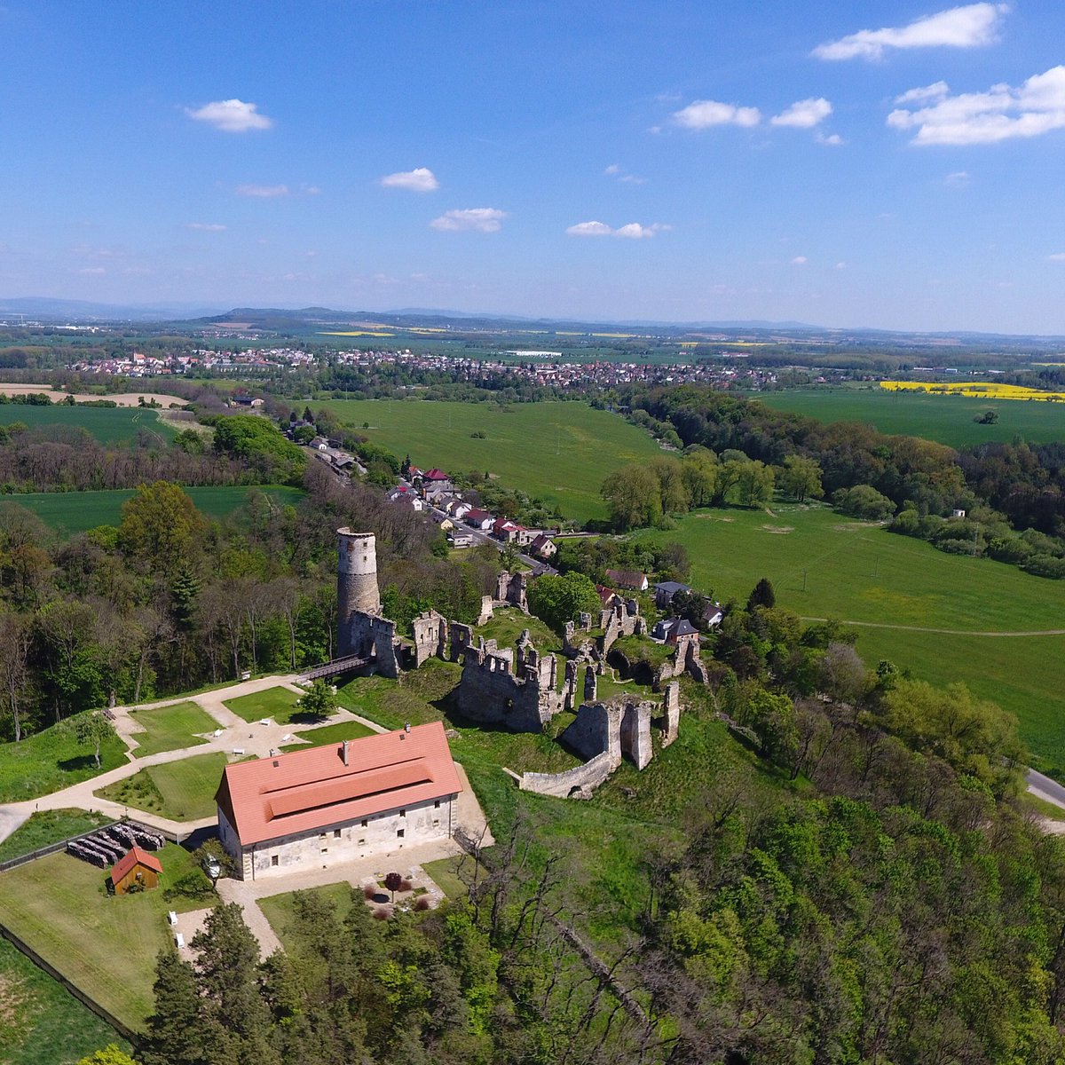 mdm_dronepilot's tweet photo. BEAUTIFUL DAY 🌞😎✌🏻
Share and follow me
M.D.M.DronePilot
#my #work #castle #zviretice #bakov #liberec #dji #profesional #dronPilotSlicenci https://t.co/Yhp9KjCn3k