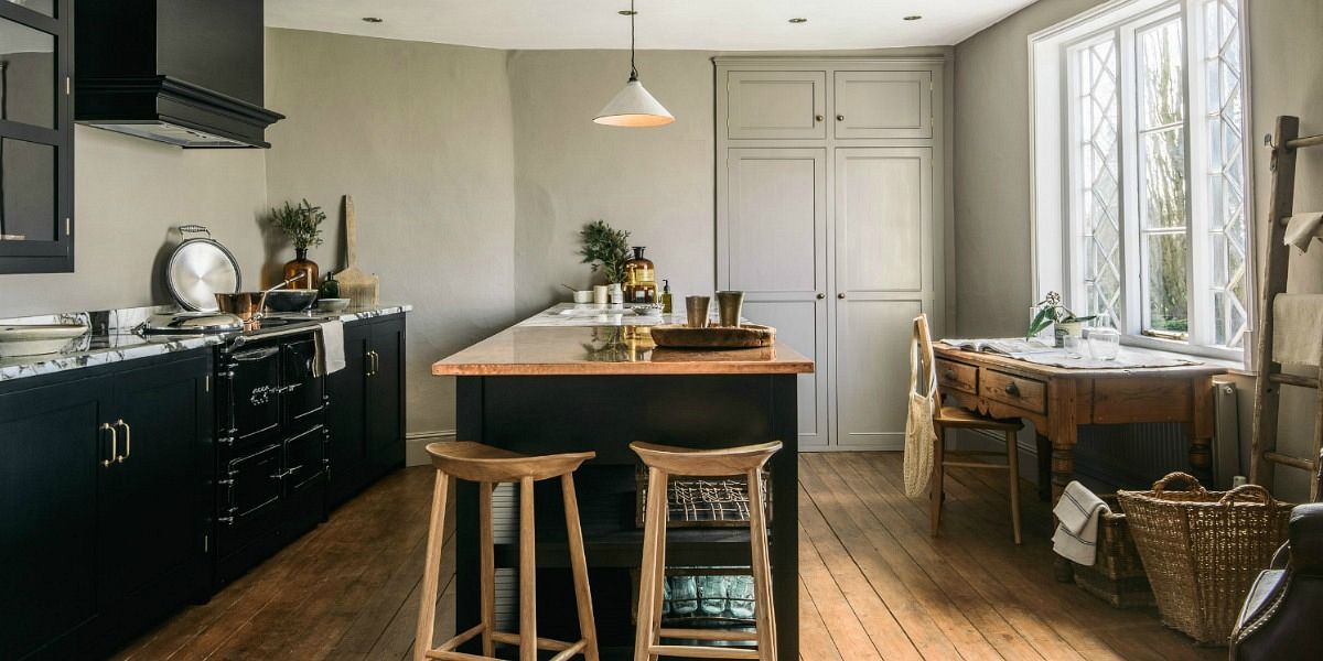 _MooreDesign's tweet photo. #Kitchens: Deliciously Dark and Full of Rustic Touches via @DearDesigners #interiordesignideas https://t.co/l3wJ9MVK13 https://t.co/7yf09DThvy