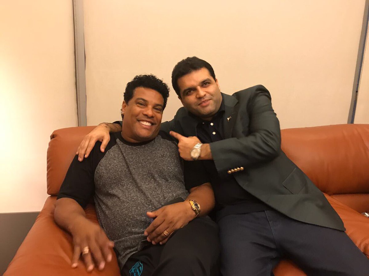 's tweet image. Seven Intl footballer arrived Pakistan for 2 exhibition matches in #Karachi &amp;amp; #Lagore, #NokiaRandF #RonaldinhoAndFriends