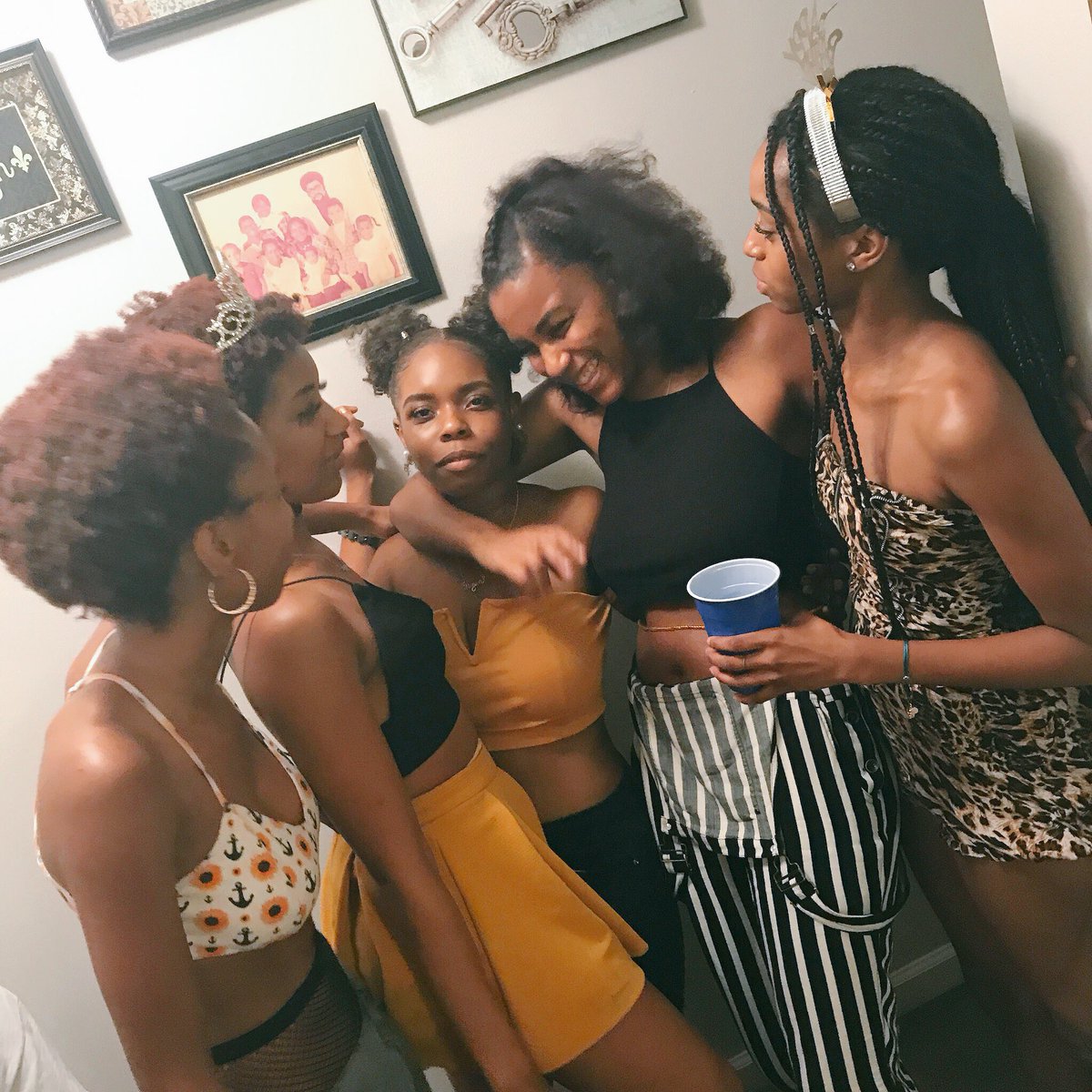 DajahWasHere's tweet photo. Hoping my 20 somethings won't end, Hoping to keep the rest of my friends. 👯👯💖🔐 #BBC4L https://t.co/dK3we7RoZU