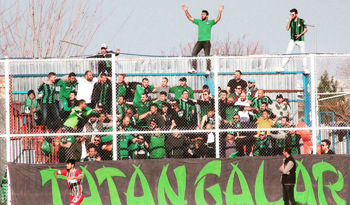 Tatangalar90's tweet photo. İpe götürseler sen bir çağır yeter! | 29.03.2017 Diyarbakır deplasmanı https://t.co/JOxTF6TUWg