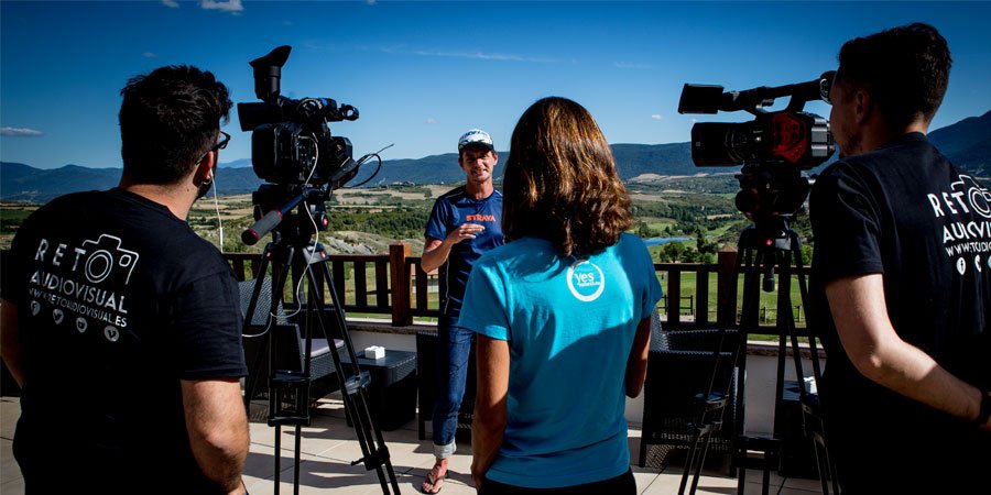 No olvides seguir las llegadas del día en nuestro Facebook Live. ow.ly/cn2I30dsAGb <a href="/RetoAudiovisual/">Reto Audiovisual</a> <a href="/YesNatural_eu/">YesNatural</a>