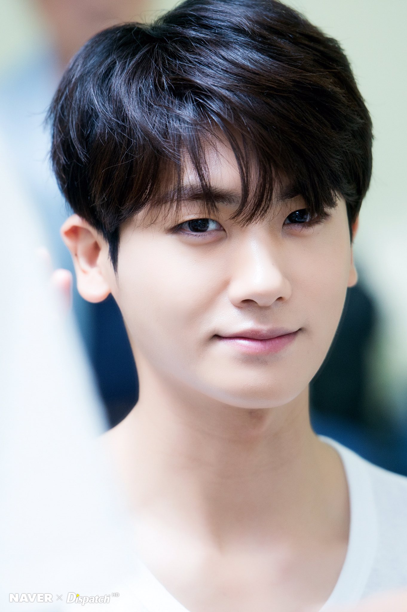 park hyung sik pics on Twitter: "wow look at all those flaws he doesnt have… "