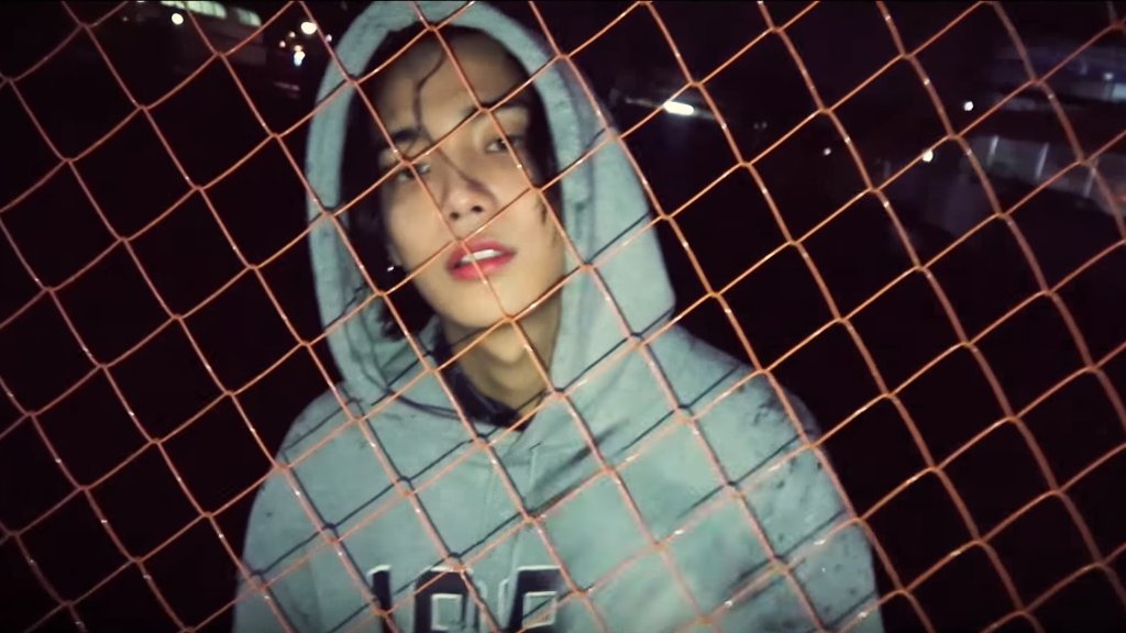 jaewonglobal's tweet photo. #ONE - DEBUT FILM 'ONE DAY in another city' screenshots.
#JAEWON #원 #ONEDAY #inanothercity #6pm #YG https://t.co/CqBGedunxh