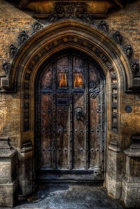 stevekrohn's tweet photo. Old College Door, Oxford England https://t.co/SoKWBYta90