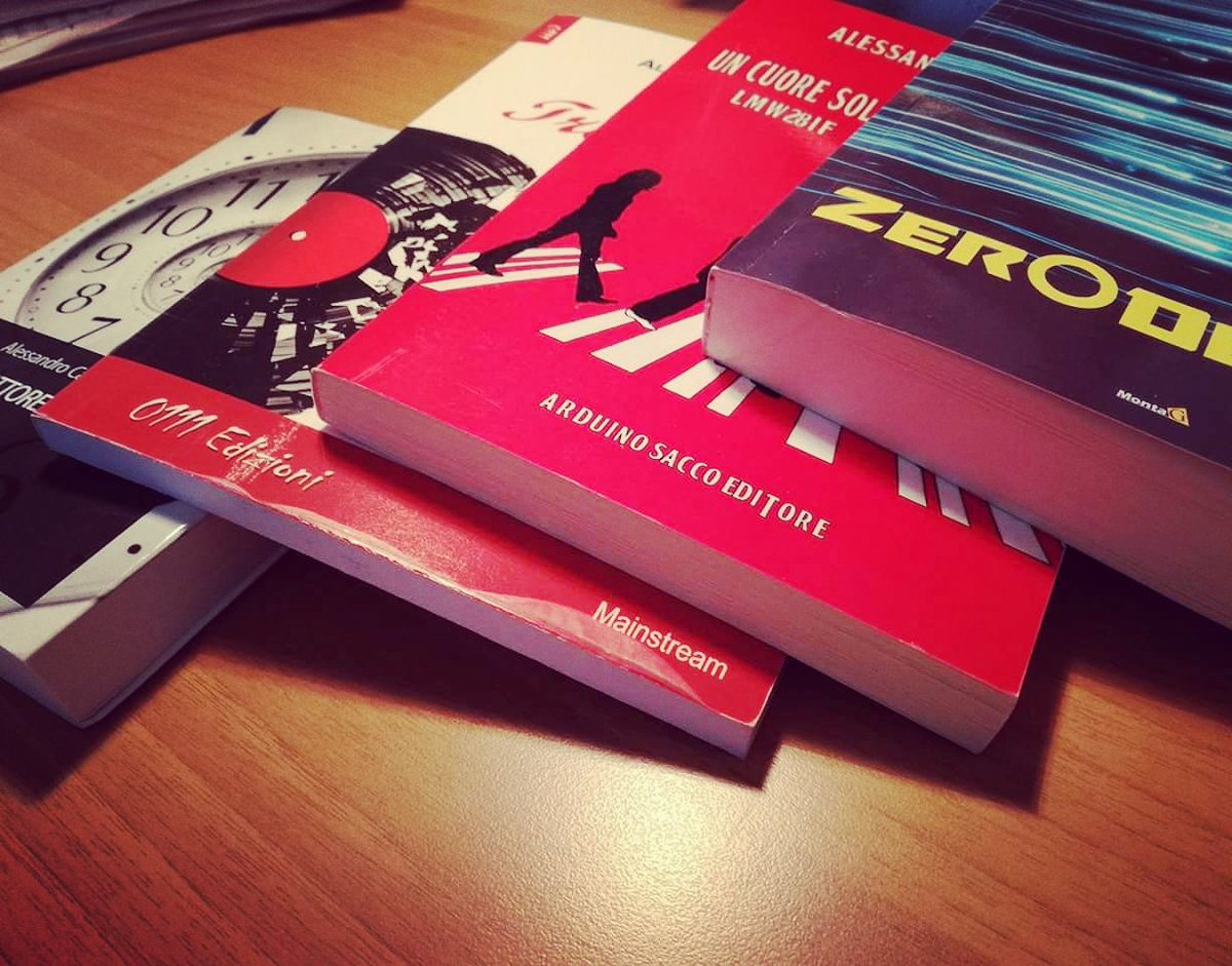 ACasalini75's tweet photo. Buon weekend readers and writers ... cosa leggete questo weekend?
#Zerodecibel #alessandrocasalini #fantascienza #raybradbury https://t.co/H0myeSiSNB